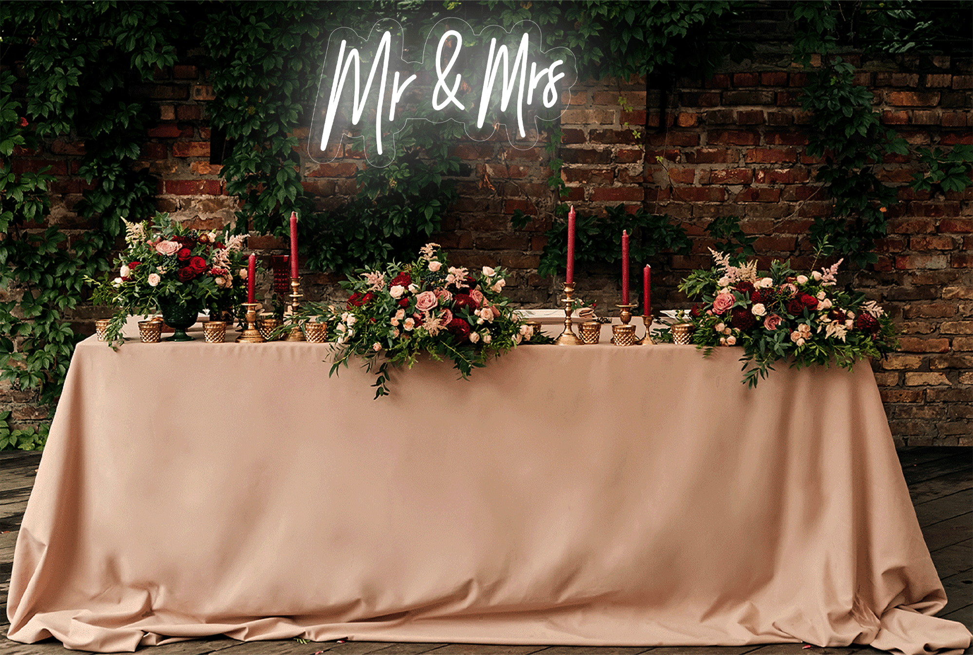 Mr & Mrs LED Neon Sign